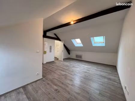 studio 1 pièce 27 m²