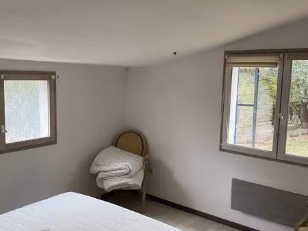 petite maison dans propriété