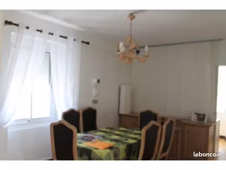 grand t3 entierement meublé