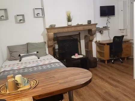 joli studio meublé au centre ville