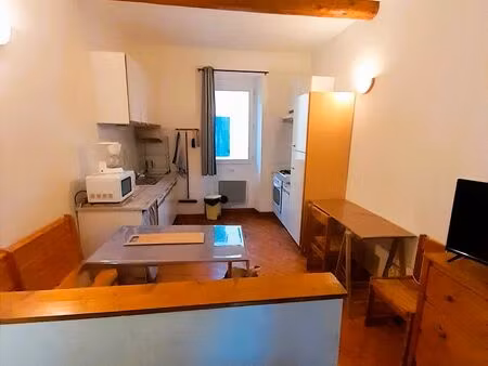 studio meublé  à 150 m de la plage centrale  charges comprises