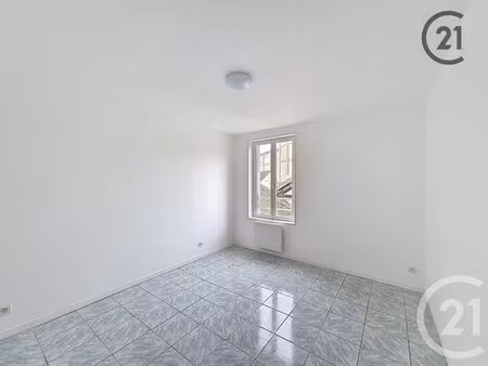 appartement f1 à louer - 1 pièce - 23 m2 - montereau fault yonne - 77 - ile-de-france