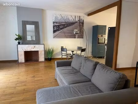 particulier - 3 pièces meublé centre historique 90 m2