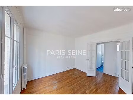 studio 1 pièce 27 m²