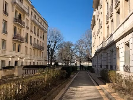 joli studio meublé 16.51m2 square d'urfé 16ème 722