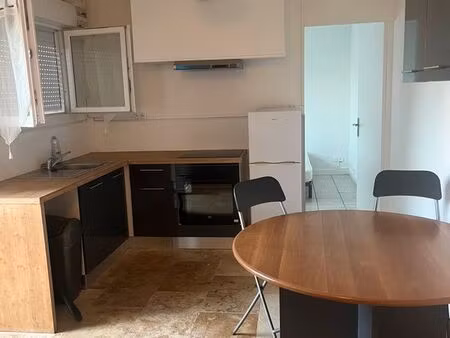 maison de ville 36 m2 avec terrasse et jardin  une chambre independante