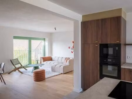 gerenoveerd 3 slpk appartement met terras te destelbergen