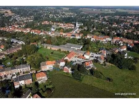 terrain à bâtir 4 ares  maison 3 façades