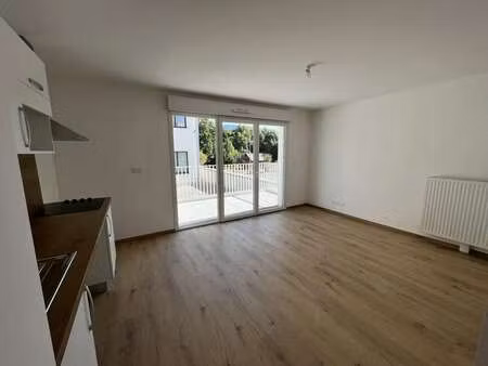 location appartement 2 pièces à nantes (44000) : à louer 2 pièces / 42m² nantes