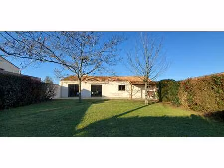 location maison à montaigu-vendée (85600) : à louer / 110m² montaigu-vendée