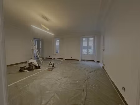 location locaux professionnels 5 pièces 150 m² à paris 8ème (75008)  8 600 €