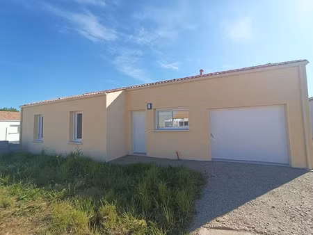 location maison 4 pièces 77.61 m² à bellevigny (85170)  935 €