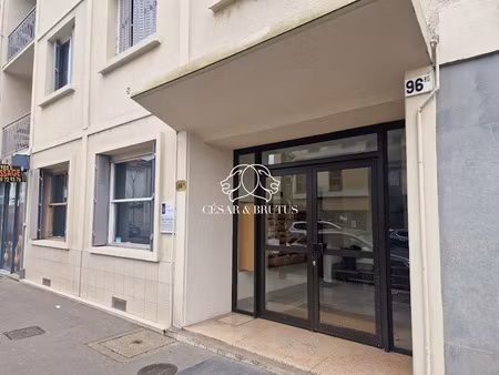 location locaux professionnels 57 m² à lyon 3ème (69003)  850 €