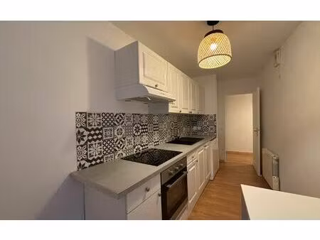 location appartement  m² t-3 à épernay  820 €