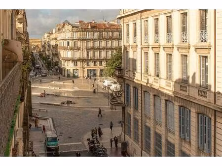 montpellier ecusson en dernier etage