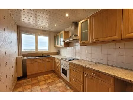 appartement orléans 76.95 m² t-4 à vendre  94 000 €