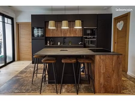 loft 5 pièces 142 m²