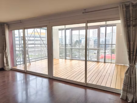 appartement d'exception avec jardin d'hiver et vue sur la h