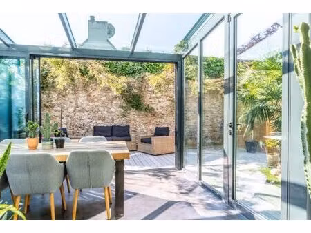 loft en triplex quartier chalâtres et patio de 60 m2