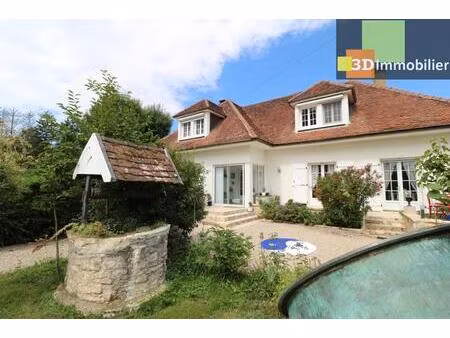 dole à 15 mns  lons à 20mns vends superbe propriété au calme de 8 pièces  290m²  dépendanc