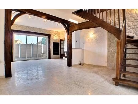 location maison  141.79 m² t-4 à le creusot  922 €