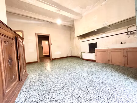 maison de village r+2 d'environ 65m2 avec garage à rénover