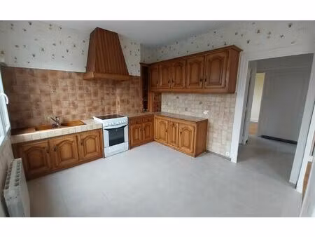 location maison  52 m² t-2 à saint-yrieix-la-perche  620 €