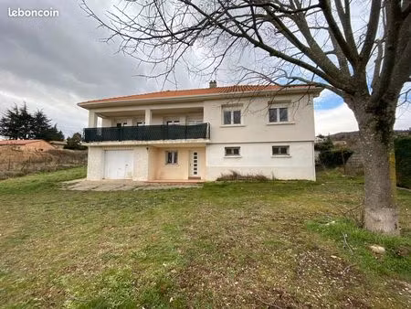 proche centre village et au calme