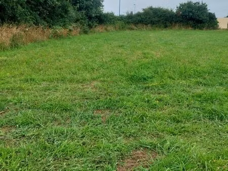 terrain constructible 623 m2 plouguin