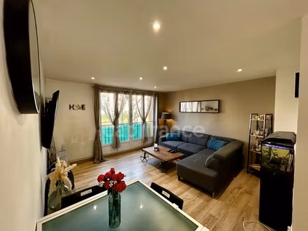 coup de cœur ! t4 entièrement rénové avec loggia – quartier pin vert