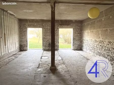 appartement 1 pièce 98 m²