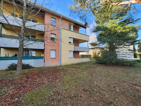 appartement 2 pièces à castanet tolosan  proximité lac  parking  terrasse