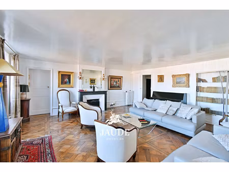 appartement de caractère de 207 m2 en dernier étage avec vue