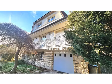 maison 8 pièces 207 m2 habitables sur parcelle de 378 m2