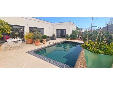 villa moderne de plain-pied avec piscine sans vis-à-vis