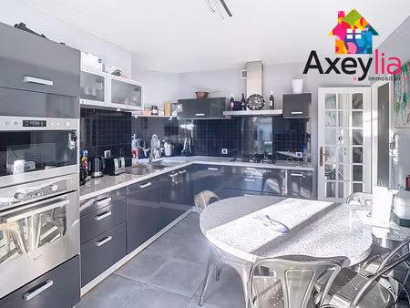 a vendre- villerest- maison avec piscine