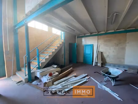 local d'activités de 302m²