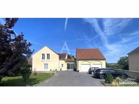 maison 8 pièces 214 m²