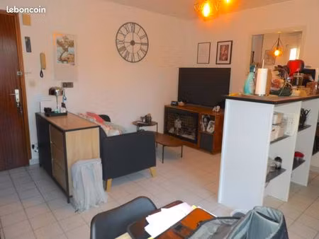 bellignat-appartement une chambre-parking