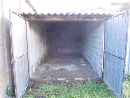 garage fermé 12 m2