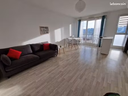 loue appartement meublé de 4 pièces
