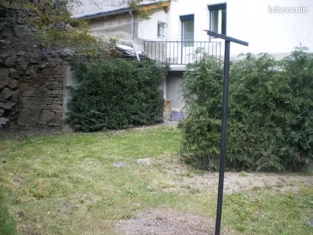 maison avec extérieur