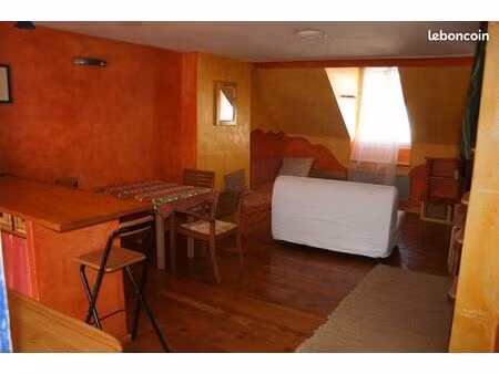 spacieux t2 meublé centre-ville championnet/bonne