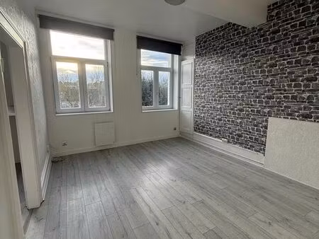 studio 1 pièce 28 m²