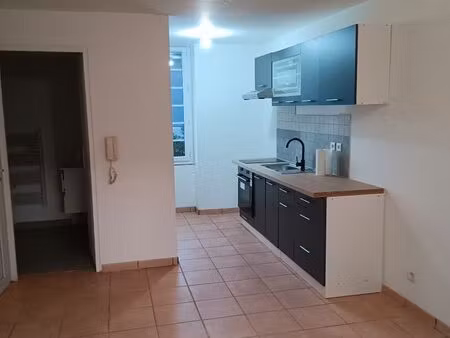 studio lumineux hyper centre de noailles 60430 refait à neuf avec terrasse 10m² et 1 place