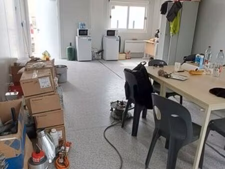 locaux professionnels : 2 modules superficie totale 60 m2 - zi maclaunay - montmirail 5121