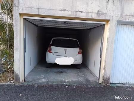 loue box fermé le gosier