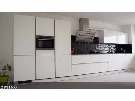 appartement met 3slaapkamers + berging in kelder + afzonderlijke garage te houthalen-helch