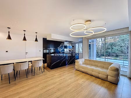 esprit montplaisir : t4 de standing avec balcon plein ouest et s