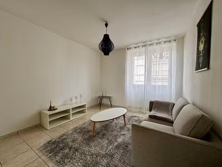 ile de nantes : mangin au calme appartement t2 meublé avec caveau et jardin partagé